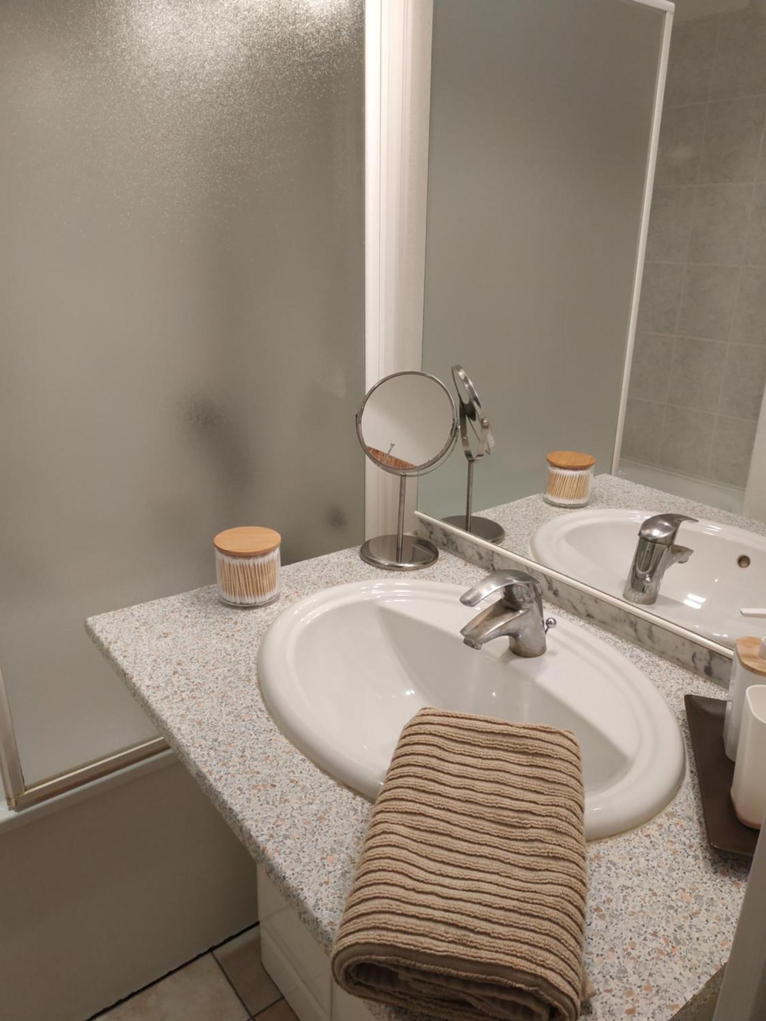 Sejour Evasion A Uzes Apartment Luaran gambar